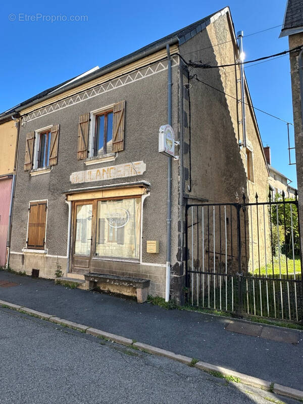 Maison à SAINT-GERVAIS-D'AUVERGNE