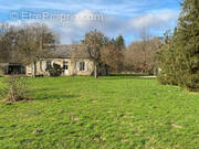 Maison à SULLY-LA-CHAPELLE