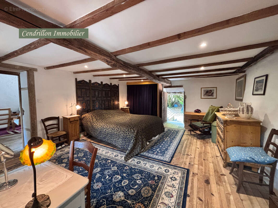 Maison à CHATELUS-LE-MARCHEIX