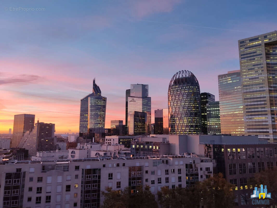 Appartement à COURBEVOIE