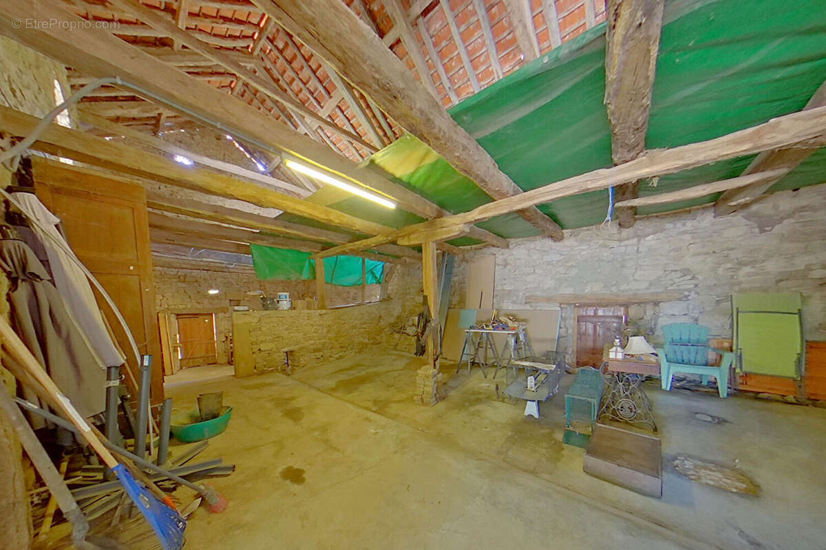Belle propriété en pierre! Possibilité chambres d'hôtes. - photo 16