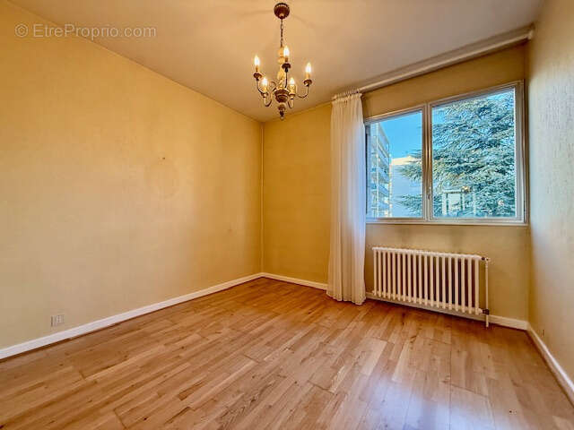 Appartement à ROMANS-SUR-ISERE