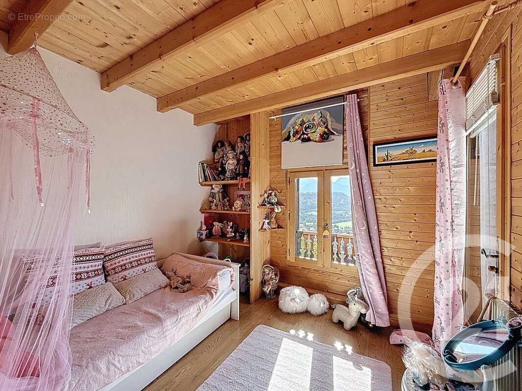 Maison 265 m² à Taninges  - photo 7