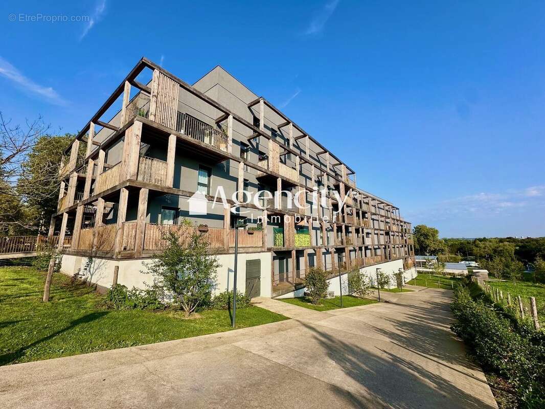 Appartement à TORCY