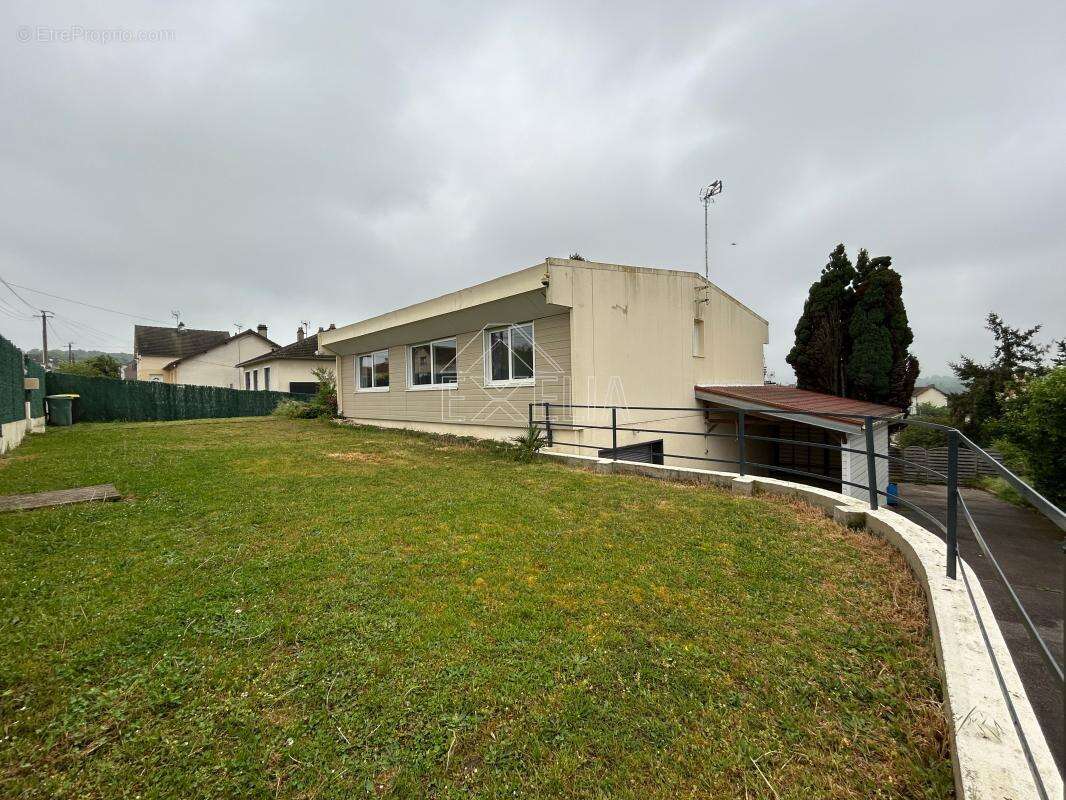 Maison à BONNIERES-SUR-SEINE