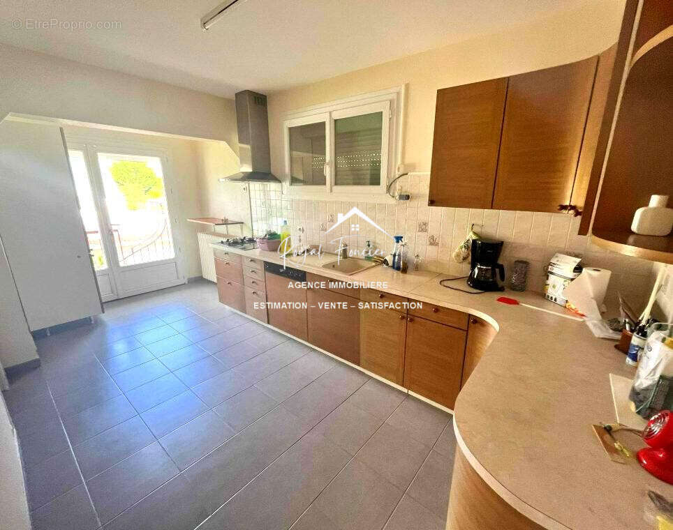 Cuisine A et E - Maison à PORT-DE-PILES