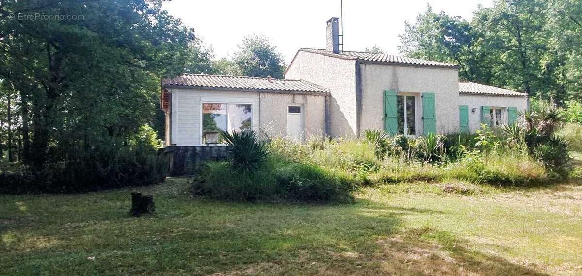 Maison à VOEUIL-ET-GIGET