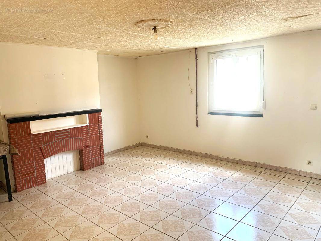 Maison à PAS-EN-ARTOIS