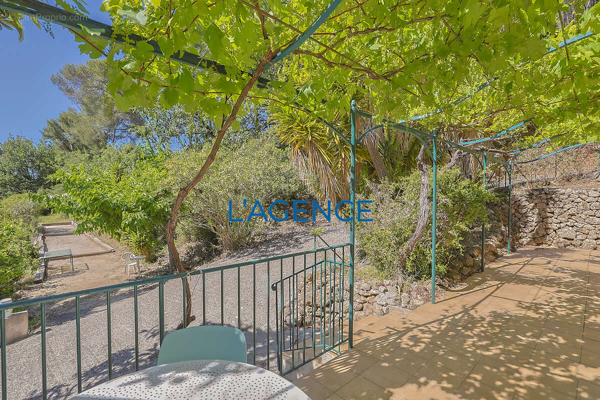 Maison à CARQUEIRANNE