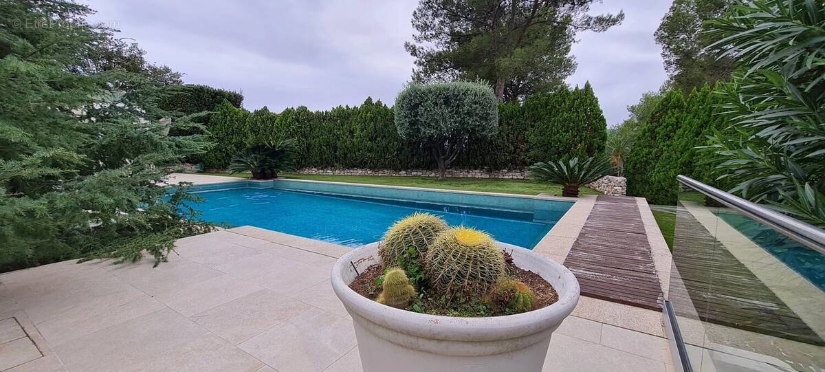Maison à MOUGINS