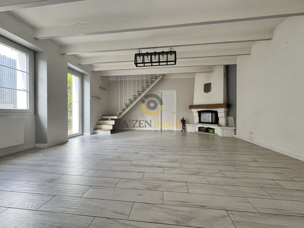 Maison à SECONDIGNY