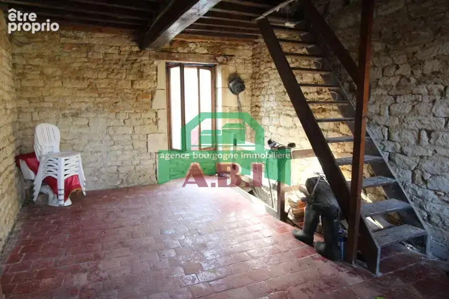 58. à Varzy au calme agréable Vue - Maison de Campagne à restaurer sur 256m2 de terrain. - photo 3