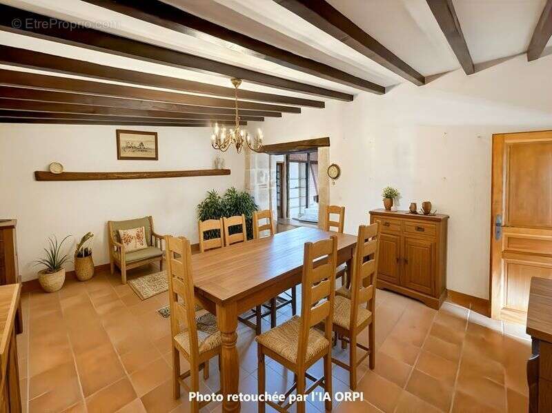 Maison à SAINTE-MERE