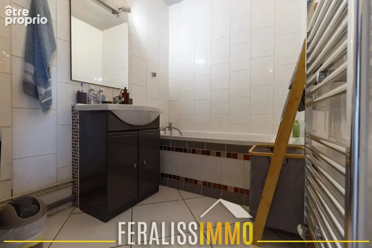 Lumineux appartement F4 de 86 m2 avec extérieur ! - photo 13