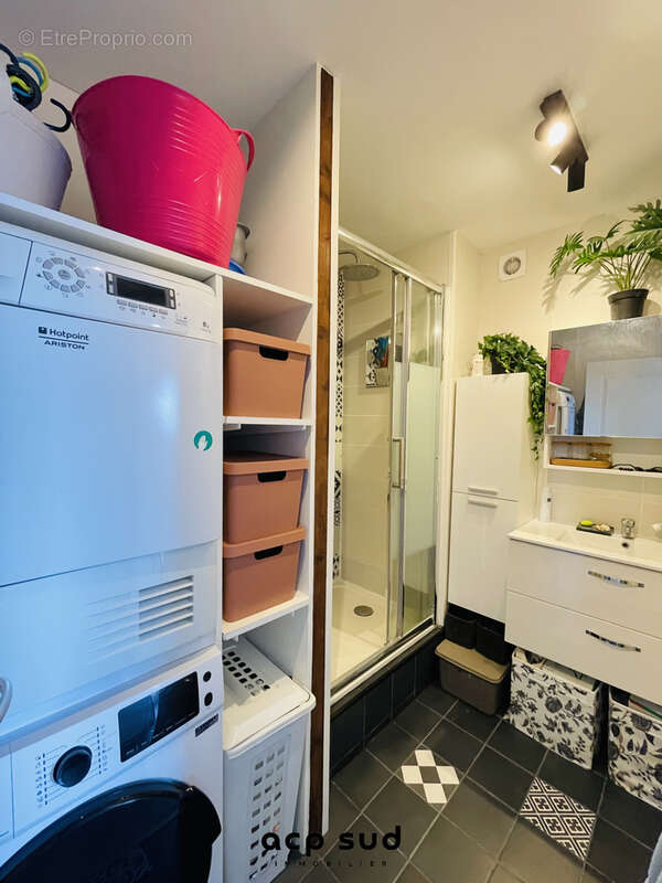 Appartement à MARSEILLE-4E