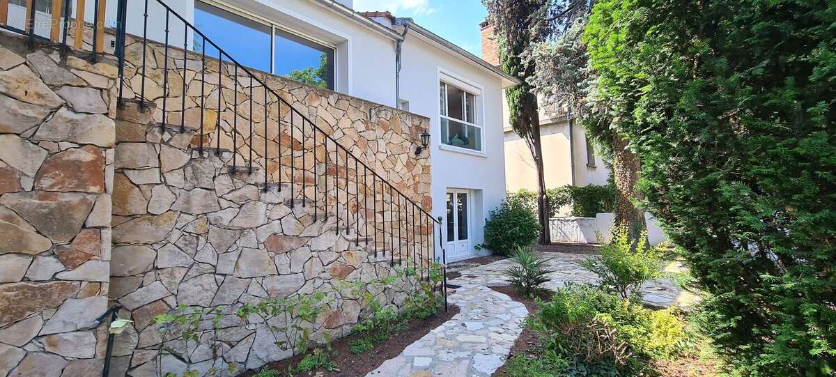 Photo 2 - Maison à LIVRON-SUR-DROME