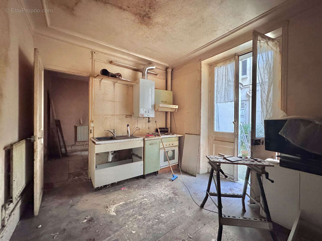Appartement à PARIS-11E