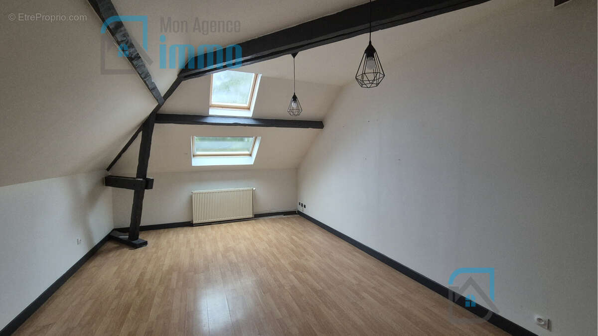 Bourges, Gionne (secteur Berthelot-Colbert) - Appartement type 2 avec stationnement privatif - photo 2