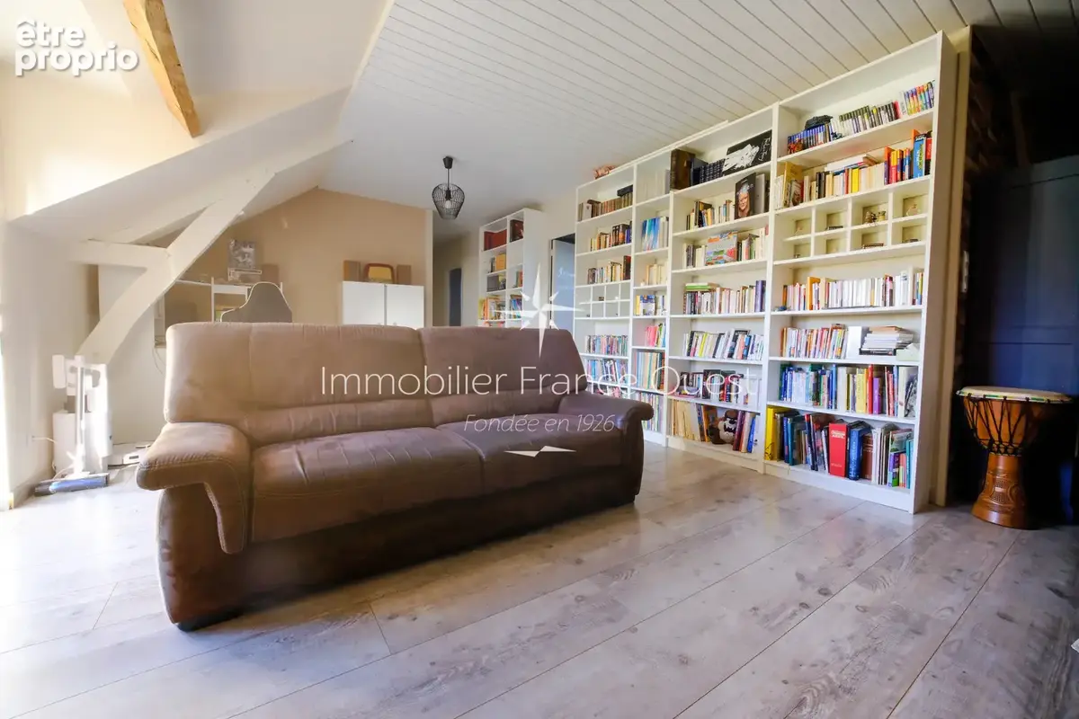 Propriété de caractère avec piscine, étang et dépendances - photo 15