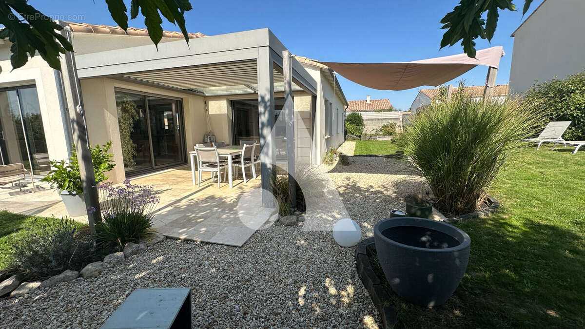 Maison à SAINT-GELAIS