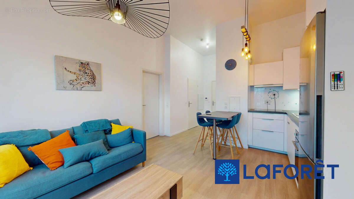 Appartement à PARAY-VIEILLE-POSTE