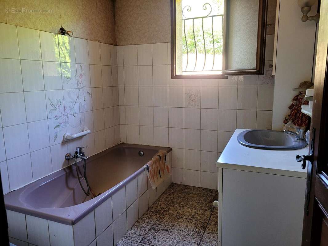 Maison de 3 chambres sur sous-sol intégral à Montaigu de Quercy - photo 9