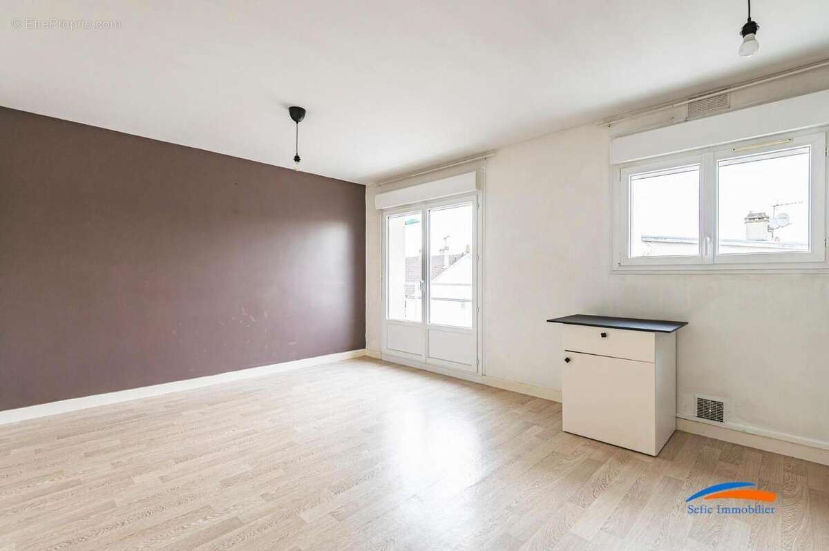   - Appartement à REIMS