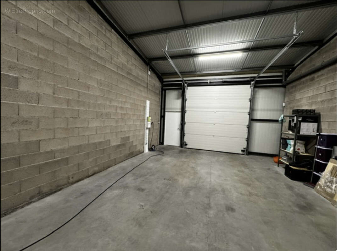 Hangar - 100m2 à LEXY à 10 min de la frontière luxembourgeoise - photo 3