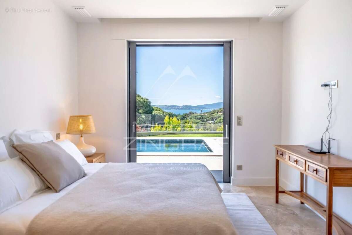 Villa Sainte-Maxime - Raffinement contemporain avec vue mer. - photo 14