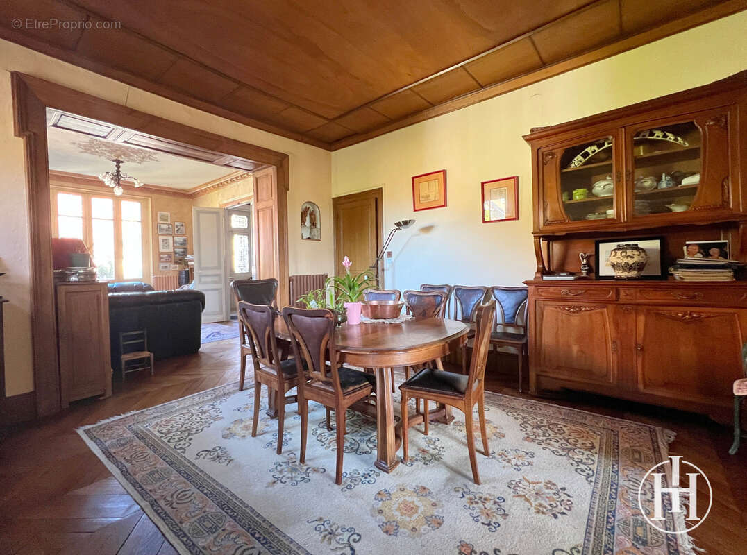 Maison à SAINT-AMAND-MONTROND