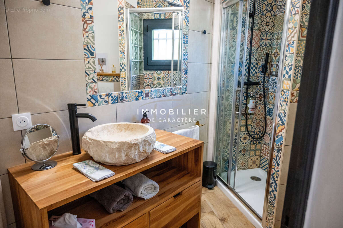Maison 200 m² à Tourrettes-Sur-Loup  - photo 9