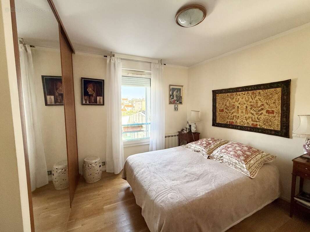 Appartement à PARIS-14E