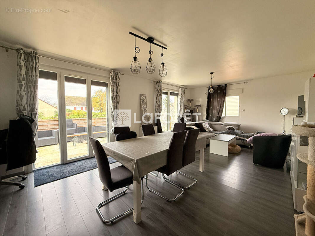 Maison à FRENOUVILLE