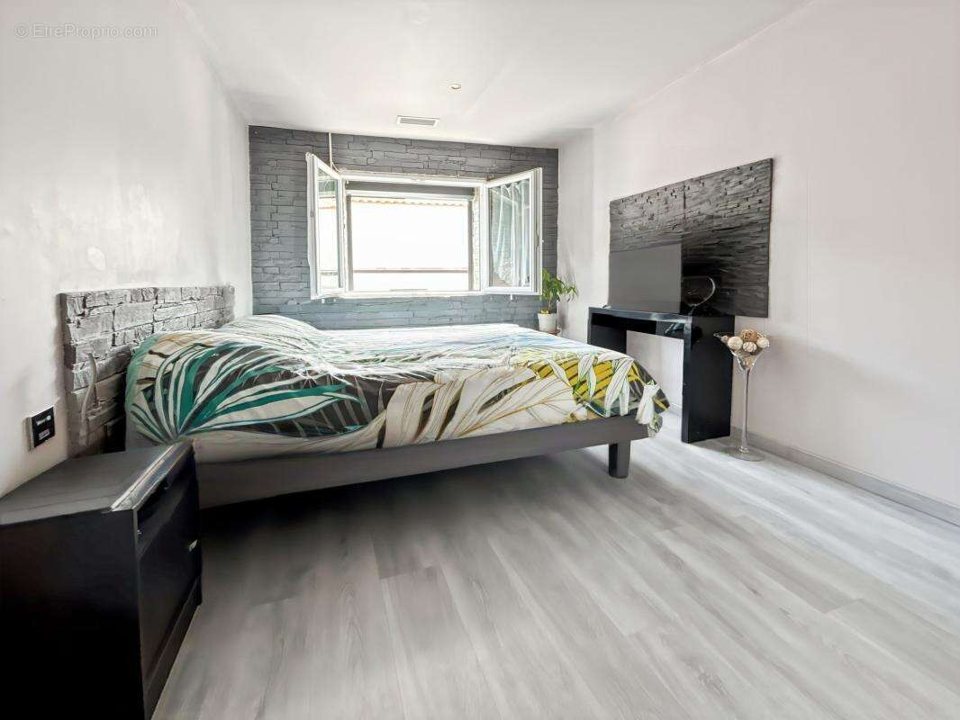 Maison de village rénovée avec grand garage de 100 m² - photo 8