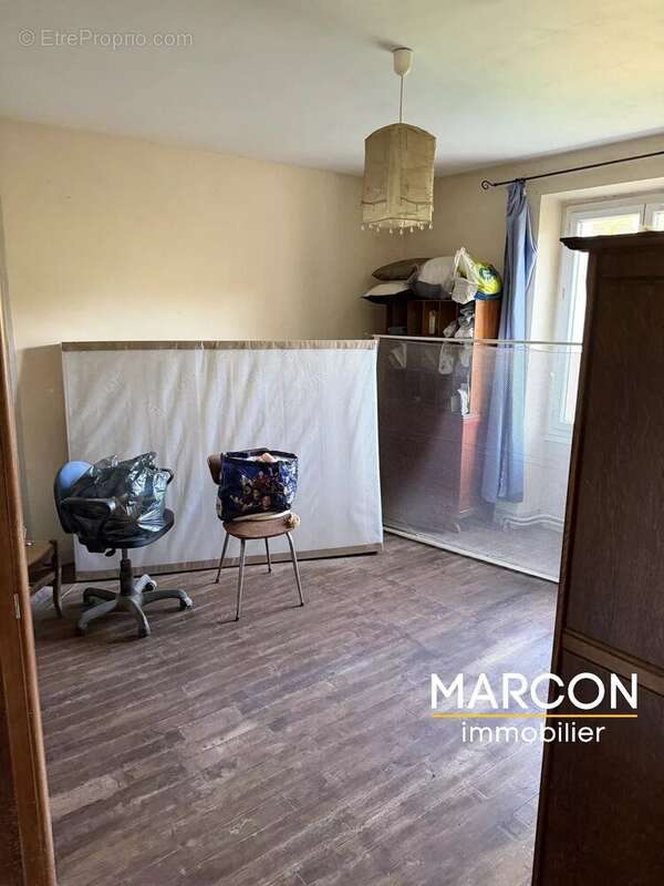 Maison à LA CHAPELLE-TAILLEFERT