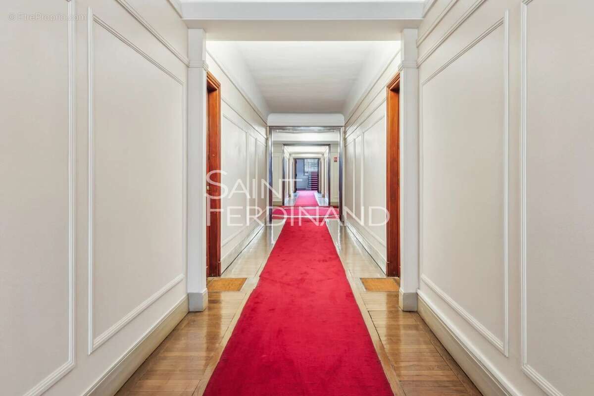 Appartement à NEUILLY-SUR-SEINE