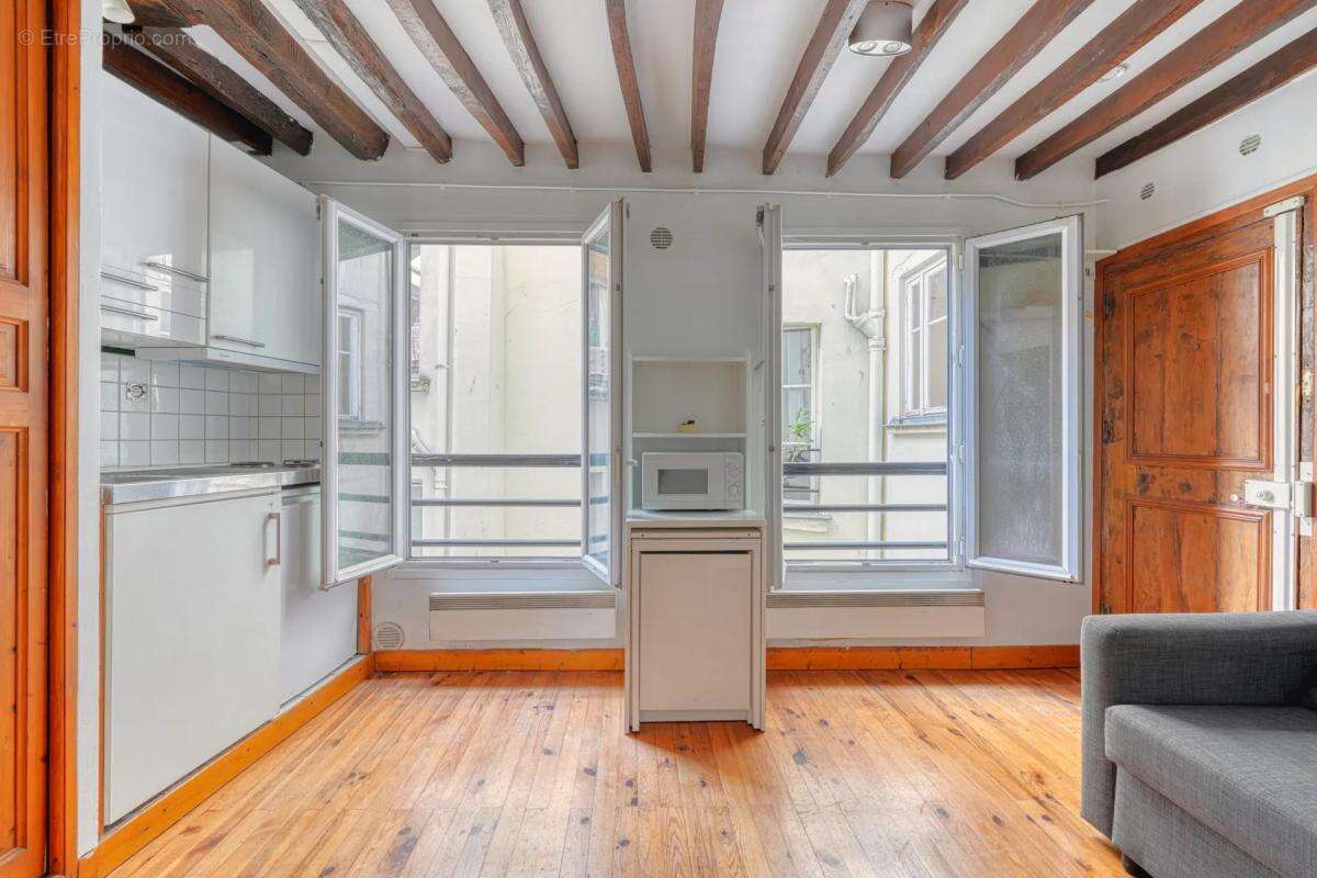 Appartement à PARIS-11E