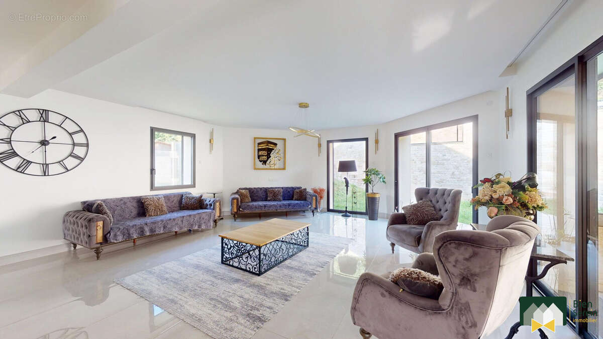 Salon principale - Maison à SAINT-PREST
