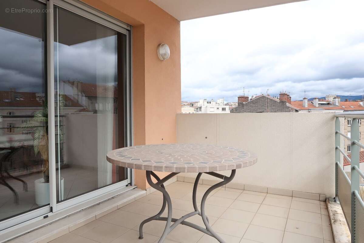 Appartement à SAINT-ETIENNE