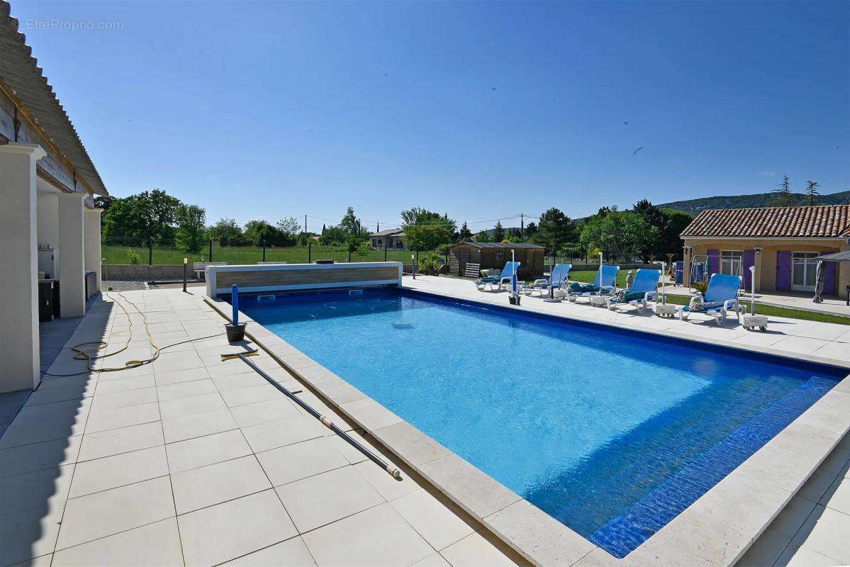 Maison de 5 pièces de 119 m² à Saint-Remèze - photo 6