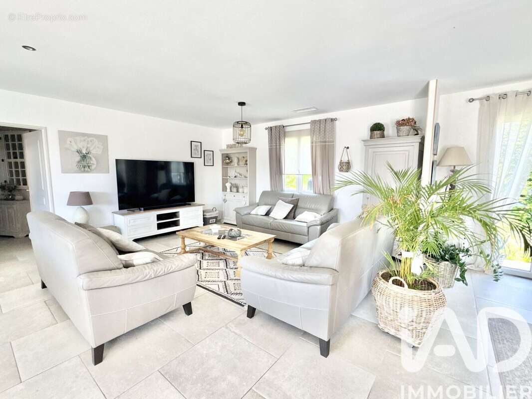 Photo 6 - Maison à VILLENEUVE-LES-MONTREAL