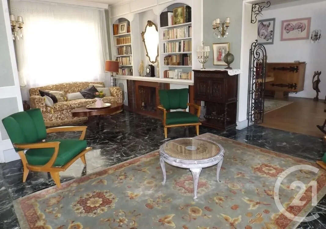 Maison à SAINT-MAUR-DES-FOSSES