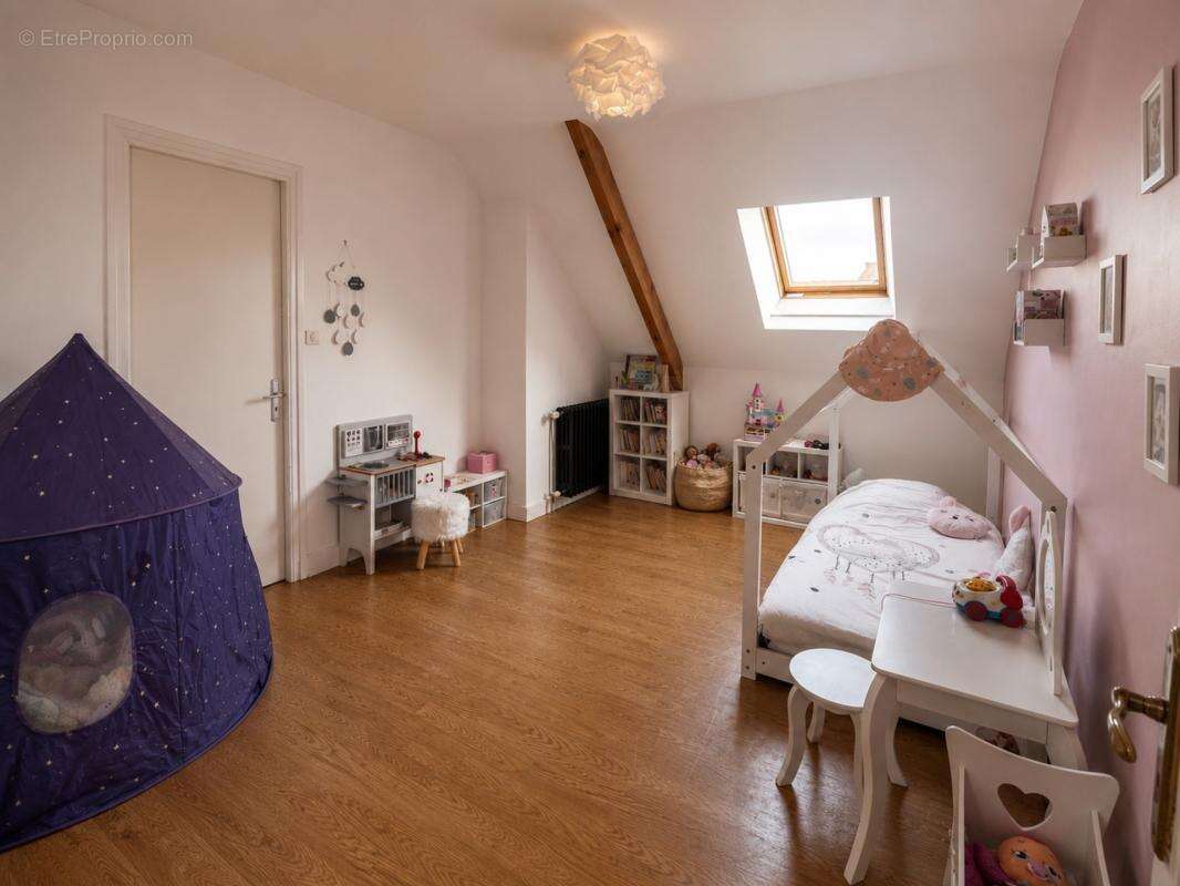 Saint-Avé – Quartier des Trois Rois – Maison familiale rénovée de 145 m² – 5 chambres – Terrain de 790 m² - photo 14