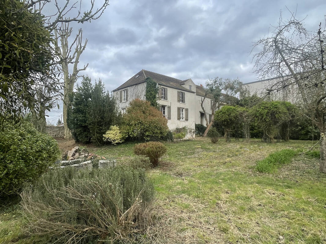 Maison à FRENEUSE
