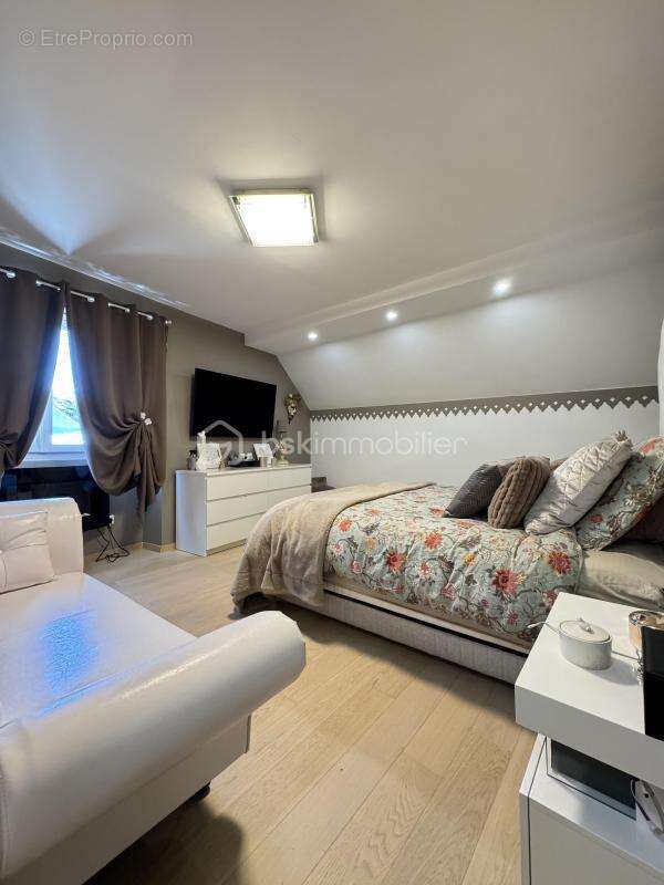 Maison briarde de charme – 146 m² – dépendances – terrain 1 350 m² – calme absolu - photo 10