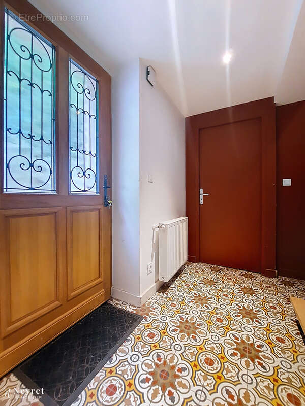 Maison de ville 170m2 environ- 3 chambres+ 1 bureau- Garage- Jardin 150m2 environ - photo 10