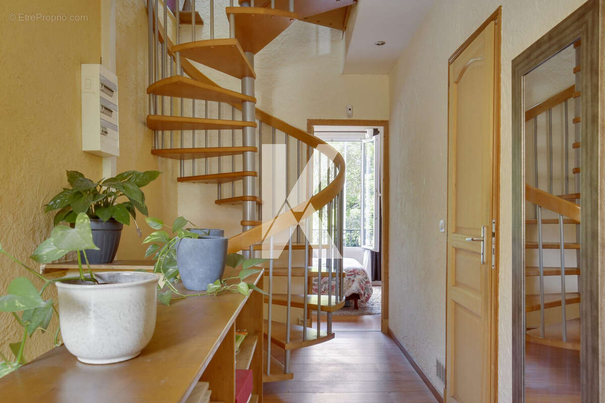 Palier 1er étage - Maison à ARGENTEUIL