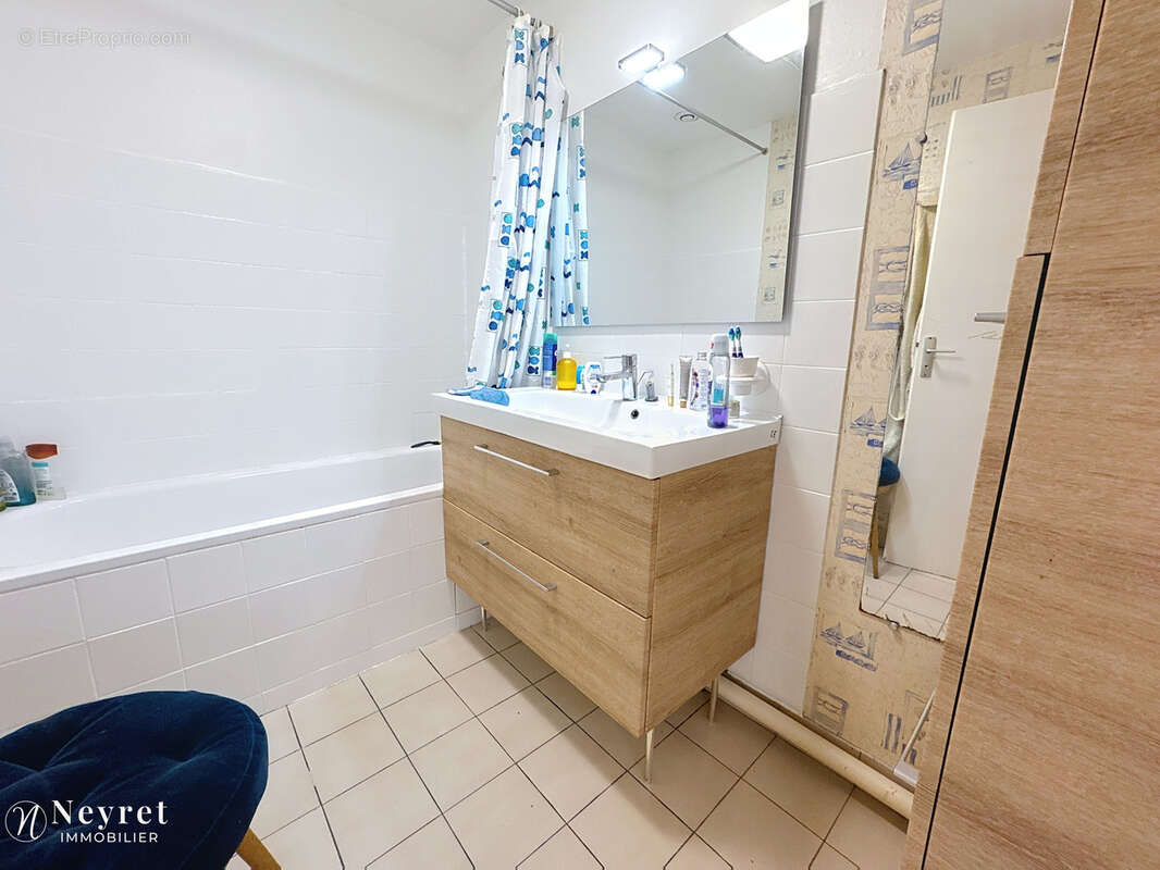 Maison - 103m2 - Terrain de 341m2 - St Genis Laval - photo 12