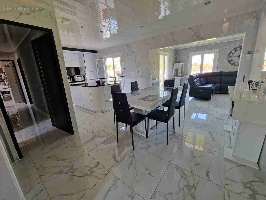 Maison à LA LANDE-DE-FRONSAC