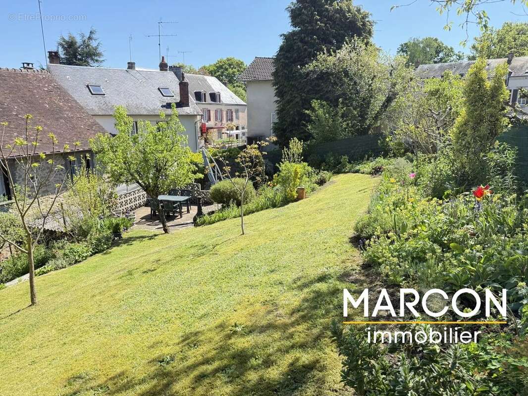 Maison à CHENIERS